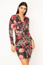 KADIN RENKLİ V YAKALI ÖN ORTA VE YAKASI BÜZGÜ DETAYLI UZUN KOLLU RENKLİ ELBİSE