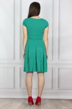 ROBE À COL CARRÉ ET PLISSÉE