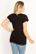 Kadın Pembe Yaka Ve Etek Ucu Dantel Detaylı Düşük Yakalı Bluz 65N34531