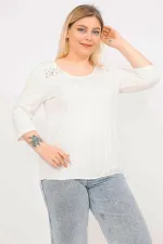Kadın Kemik Büyük Beden Omuz Ve Arka Robası Dantel Ve Etek Ucu Lastik Detaylı Kapri Kollu Bluz