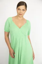 Kadın Büyük Beden Yeşil Omuz Ve Kol Ağzı Lastik Detaylı Anvelop Yakalı Elbise