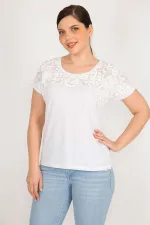 Kadın Beyaz Büyük Beden Yakası Flok Tül Detaylı Bluz
