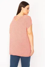 Kadın Kırmızı Sırt Detaylı Düşük Kollu Çizgili Bluz 65N30193