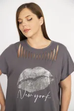 Kadın Füme Büyük Beden Lazer Kesim Ve Lak Baskı Detaylı Düşük Kollu Rahat Kesim Bluz