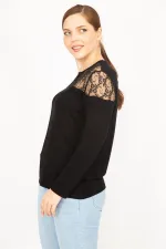 Kadın Siyah Büyük Beden Dantel Garnili Bluz