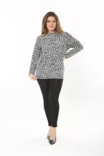 Kadın Büyük Beden Siyah Sıfır Yaka Yan Yırtmaçlı Uzun Kollu Tunik 65N37502