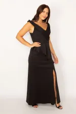 Kadın Siyah Anvelop Yaka Bel Kısmı Volanlı Ön Yırtmaçlı Uzun Abiye Elbise 65N34155