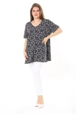 Kadın Büyük Beden Lacivert V Yakalı Çiçek Desenli Kısa Kol Bluz 65N37900