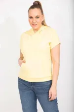 Kadın Sarı Büyük Beden Kapşonlu Kanguru Cepli Kısa Kollu Sweatshirt 65N35613