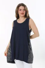 Kadın Büyük Beden Lacivert Yan Kupları Ve Arkası Desenli Kolsuz Bluz 65N38043