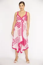 Robe longue rose grande taille à bretelles et col cache-cœur