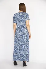 Kadın Mavi Büyük Beden Anvelop Yakalı Likralı Viskon Kumaş Kısa Kollu Uzun Elbise