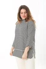 Kadın Büyük Beden Siyah Dik Yakalı Yan Yırtmaçlı Sim Çizgili Tunik 65N37523