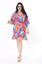 Kadın Büyük Beden Renkli Anvelop Yakalı Etek Ucu Volanlı Yarasa Kollu Elbise 65N37934