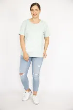 Kadın Yeşil Büyük Beden Pamuk Kumaş Ön Baskılı Kısa Kollu Bluz