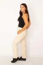 Kadın Taş Beli Tünel Bağcık Detaylı Yan Ve Arka Cepli Gabardin Kumaş Pantolon 65N34145