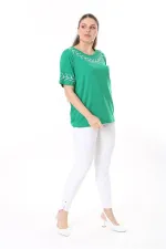 Kadın Büyük Beden Beyaz İnci Ve Nakış Detaylı Kısa Kollu Bluz 65N37677