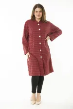 Women's Plus Size Red Piyedepul Pattern Metal Button Unlined Cape 65N37109