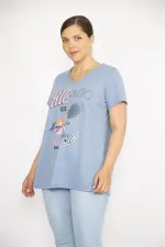 Kadın Büyük Beden Bebe Mavisi V Yakalı Sim Ve Baskı Detaylı Kısa Kollu Bluz