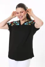 Kadın Büyük Beden Beyaz Nakış Detaylı Yaka Ve Kol Ağzı Kopenaki Dantelli V Yakalı Bluz 65N37676