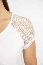 Kadın Beyaz Büyük Beden Pamuklu Kumaş Ön Pat Fermuarlı Kolları Dantel Bluz