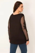 Kadın Siyah Kolları Tül Ve Dantel Detaylı V Yakalı Bluz 65N34692