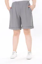 Kadın Büyük Beden Gri Bürümcük Kumaş Beli Lastikli Yan Cepli Şort 65N37979