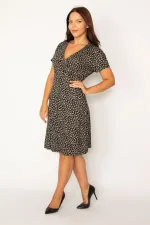 Kadın Siyah Anvelop Yakalı Düşük Kol Elbise 65N34331