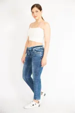 Kadın Lacivert Büyük Beden Nakış Detaylı Yıkama Efektli Likralı Kot Panyolon