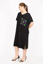 Kadın Siyah Büyük Beden Nakış Detaylı Düşük Kollu Elbise 65N35845