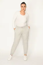 Kadın Gri Cebi Nakış Detaylı Paça Ribanalı Bel Lastik Ve Bağcıklı Spor Pantolon 65N31257