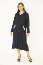 Kadın Büyük Beden Lacivert Ribana Detaylı V Yakalı Kol Boy Ayarlı Cepli Elbise 65N36829