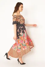 KADIN RENKLİ MADONNA YAKA ARKASI UZUN RENKLİ ELBİSE