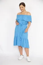 Kadın Mavi Büyük Beden Dokuma Viskon Kumaş Madonna Yaka Kuşaklı Elbise