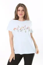 Büyük Beden Bebe Mavisi Pamuk Kumaş Ön Baskılı Kısa Kollu Bluz 65N37807