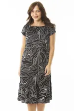 Kadın Büyük Beden Siyah Dokuma Viskon Kumaş Yakası Lastikli Etek Ucu Katlı Elbise 65N36909