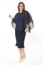 Kadın Büyük Beden Lacivert Şifon Pelerinli Elbise 65N37910