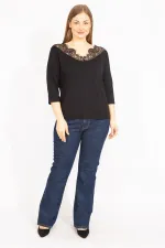 Kadın Siyah Büyük Beden Dantel Detaylı Bluz 65N35576