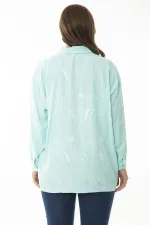 Kadın Büyük Beden Camgöbeği Yeşil Saten Kumaş Kendinden Desenli Uzun Kollu Gömlek 65N37050