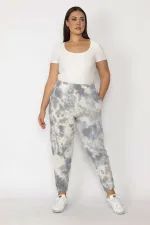 Kadın Gri İçi Şardonlu 3 İplik Kumaş Bel Ve Paça Lastikli Batik Desenli Pantolon 65N29150