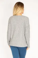 Kadın Gri V Yakalı Kabartma Desenli Ön Bağcıklı Bluz 65N35168