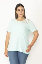 Kadın Yeşil Büyük Beden Pamuklu Kumaş Yaka Dantelli Bluz 65N35688