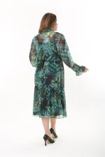 Kadın Büyük Beden Yeşil V Yakalı Etek Ucu Katlı Astarlı Tül Elbise 65N37556