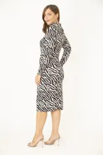 ROBE NOIRE À COL MONTANT POUR FEMME AVEC DÉTAILS ET PETITES FENTES