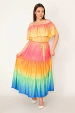 KADIN RENKLİ YAKASI LASTİK VE VOLAN DETAYLI KATLI ELBİSE