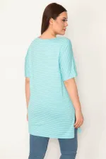 KADIN MAVİ DİJİTAL BASKILI ÇİZGİLİ YAN YIRTMAÇLI BLUZ