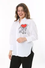 Kadın Büyük Beden Beyaz Ön Düğmeli Arkası Baskılı Gömlek 65N38021