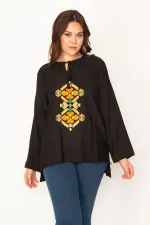 KADIN SİYAH NAKIŞ DETAYLI YAKA BAĞCIKLI BLUZ