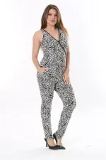 Kadın Büyük Beden Siyah Anvelop Yakalı Desenli Tulum 65N37775