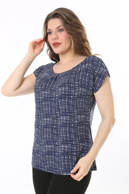 Kadın Büyük Beden Lacivert Bisiklet Yakalı Göğüs Pileli Bluz 65N38003
